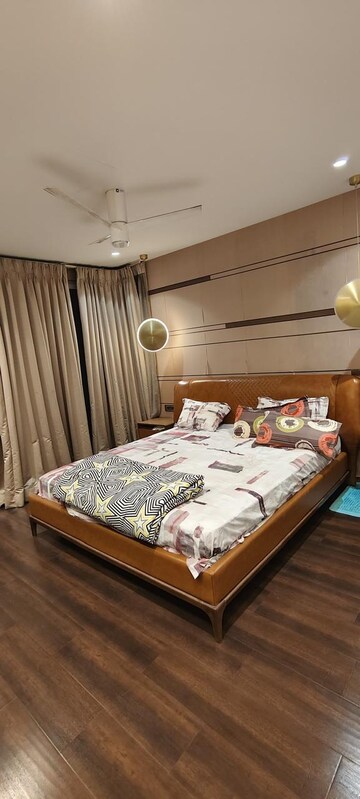 Bedroom in 3.5 BHK Apartment at Gulmohar Garden, Sector 44 – for Rent