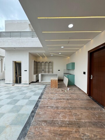 Parking in 5 BHK Villa at Vaishali Nagar – for Sale