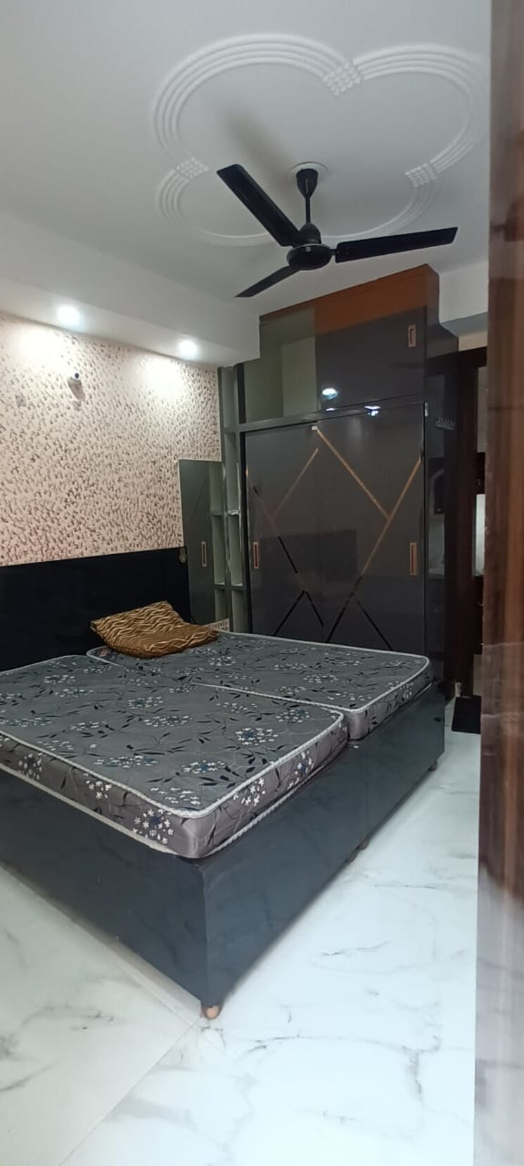 Cover Image, greater kailash i 3 Bedroom 220 Sq.Yd. Builder Floor In Greater Kailash I Delhi 9760576