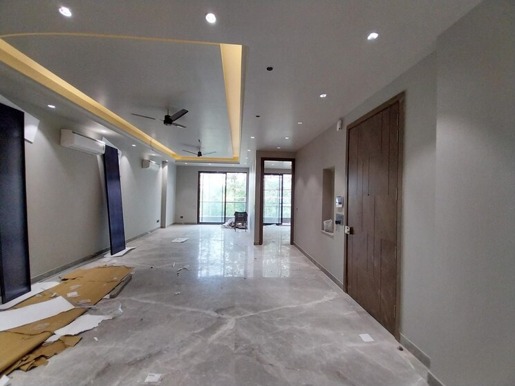 Room, greater kailash 3 Bedroom 250 Sq.Yd. Builder Floor In Greater Kailash Delhi 9760655