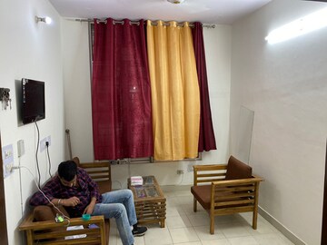 Living Room in 1 BHK Builder Floor at Ansal Sushant Lok I, Sector 43 – for Rent