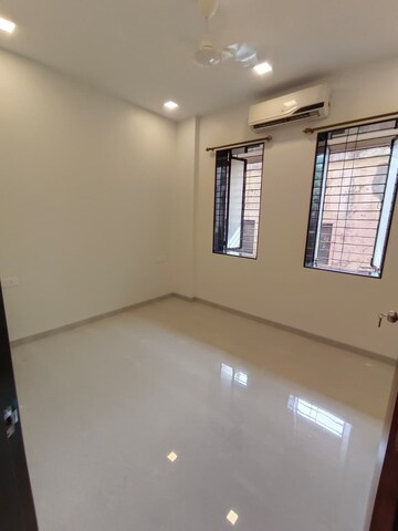 Room in 1 BHK Apartment at Usha Sadan Apartment, Colaba – for Rent