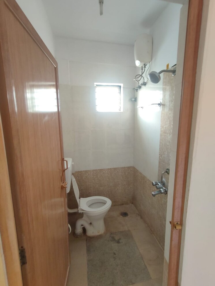 Bathroom, cv raman nagar 1 Bedroom 600 Sq.Ft. Builder Floor In Cv Raman Nagar Bangalore 9760985