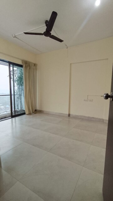 Room in 1 BHK Apartment at Conwood Astoria, Goregaon East – for Rent