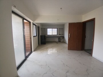 Room in 3 BHK Apartment at Gangapur Road – for Sale