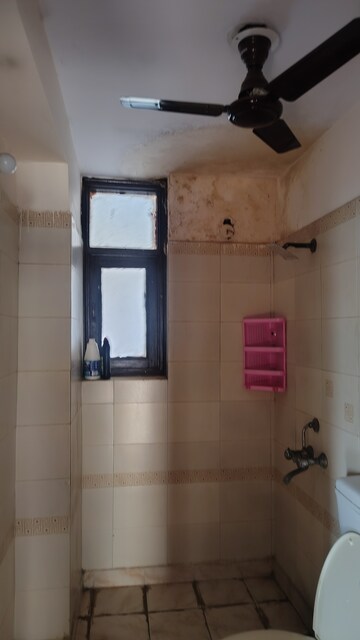 Bathroom in 3 BHK Apartment at Express One, Vasundhara Sector 14 – for Rent