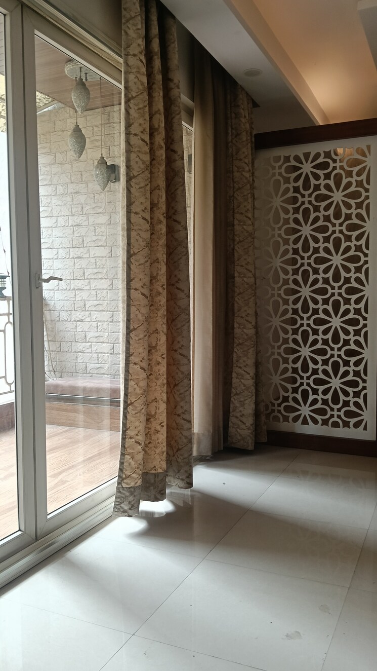 Room, mahagun-mirabella 3 Bedroom 1880 Sq.Ft. Apartment In Sector 79 Noida 9761146