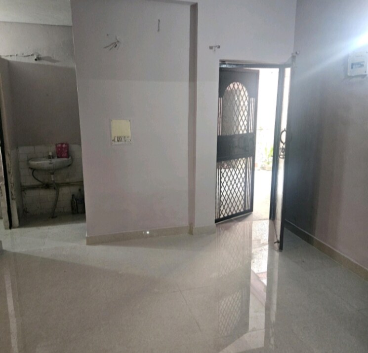 Bathroom, pi i and ii greater noida 1 Bedroom 40 Sq.Mt. Builder Floor In Pi I And Ii Greater Noida Greater Noida 9761233