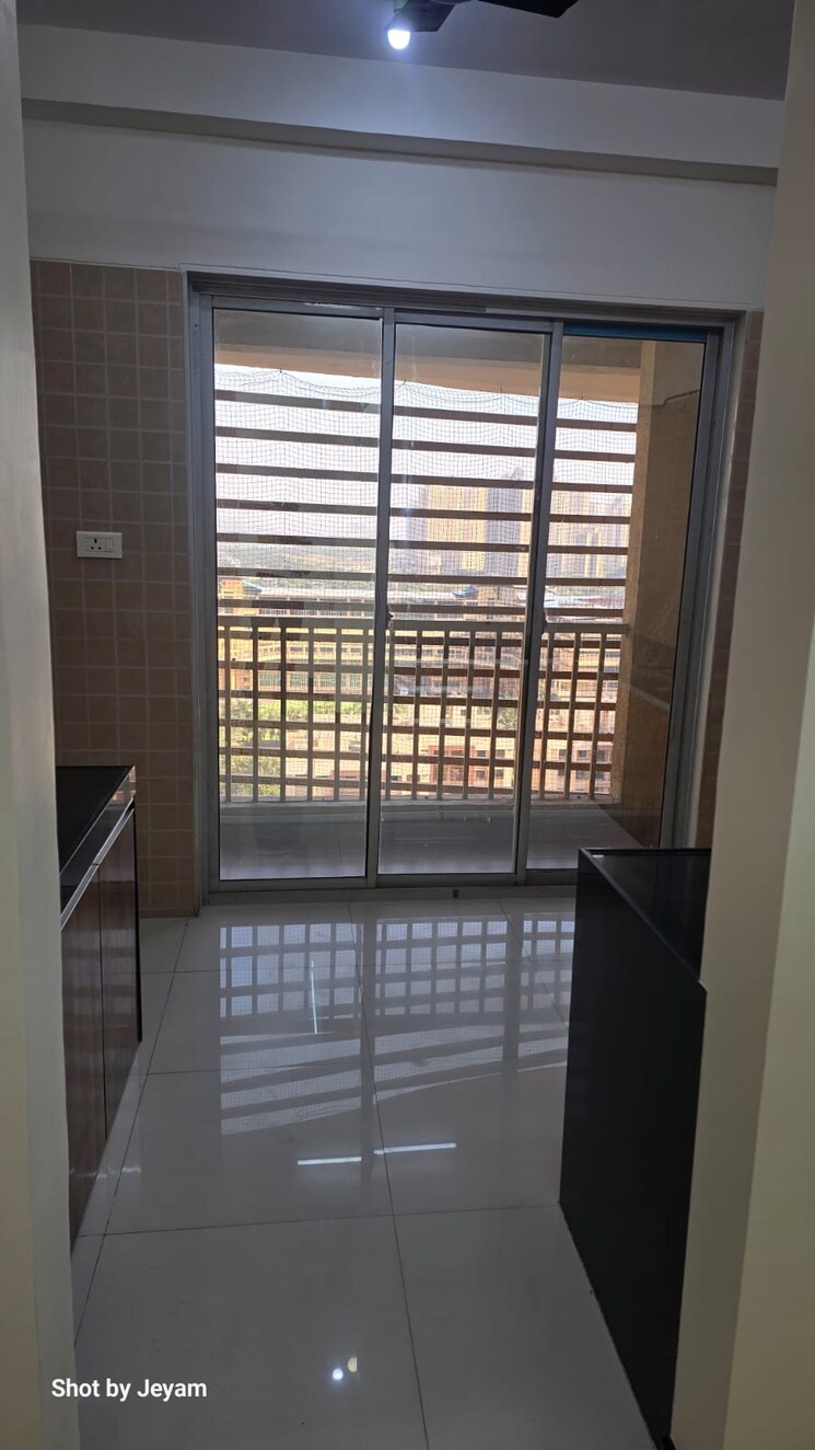 Kitchen, soham-tropical-lagoon 2 Bedroom 730 Sq.Ft. Apartment In Ghodbunder Road Thane 9761464