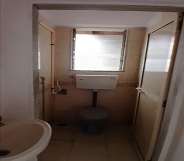 Bathroom in 1 BHK Apartment at Dadar East – for Rent