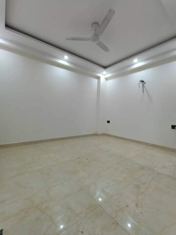 Room in 2 BHK Builder Floor at Saket – for Rent