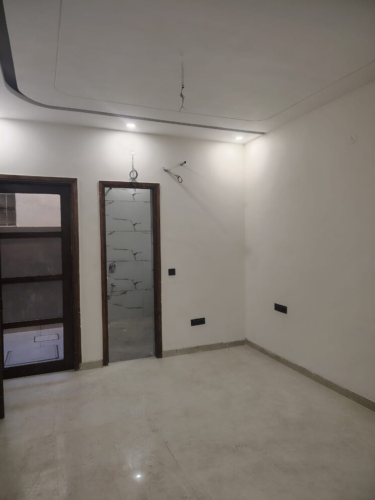 Room, dhakoli 6 Bedroom 215 Sq.Ft. Independent House In Dhakoli Zirakpur 9761800