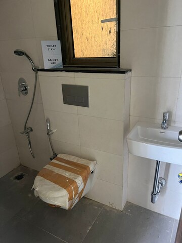 Bathroom in 1 BHK Apartment at Sumer Prime, Lower Parel – for Sale