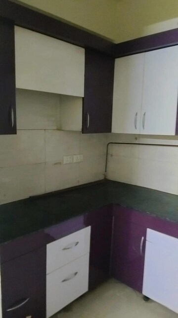 Kitchen in 3 BHK Independent House at Dlf Phase ii – for Sale