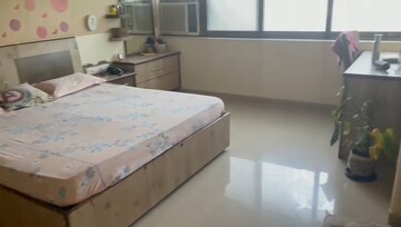 Bedroom in 2 BHK Apartment at Matunga East – for Rent