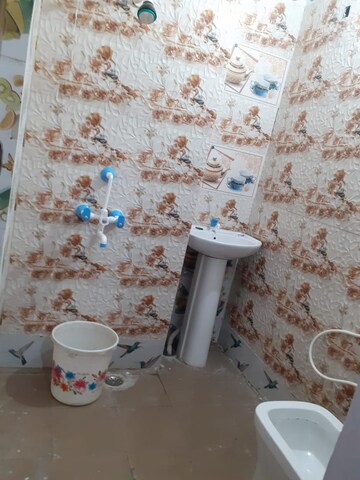 Bathroom in 1 BHK Builder Floor at Patparganj – for Rent