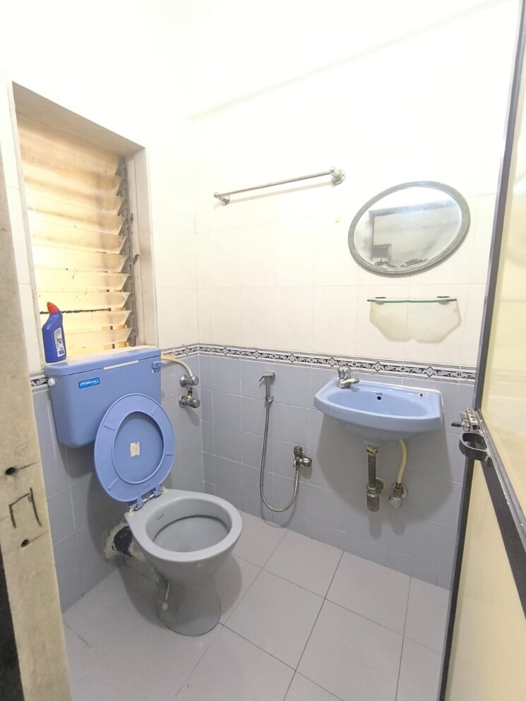 Bathroom, jyoti-castle 1 Bedroom 480 Sq.Ft. Apartment In Malad West Mumbai 9762910