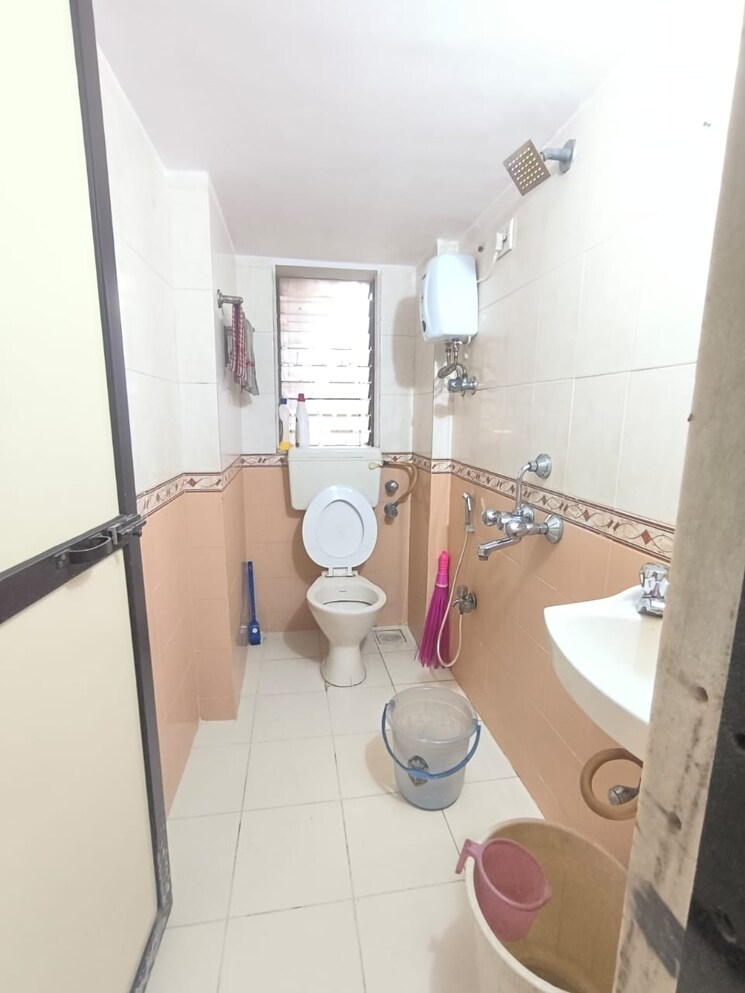 Bathroom, jyoti-castle 1 Bedroom 480 Sq.Ft. Apartment In Malad West Mumbai 9762910