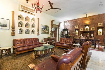 Living Room in 6+ BHK Independent House at Sector 40 – for Sale