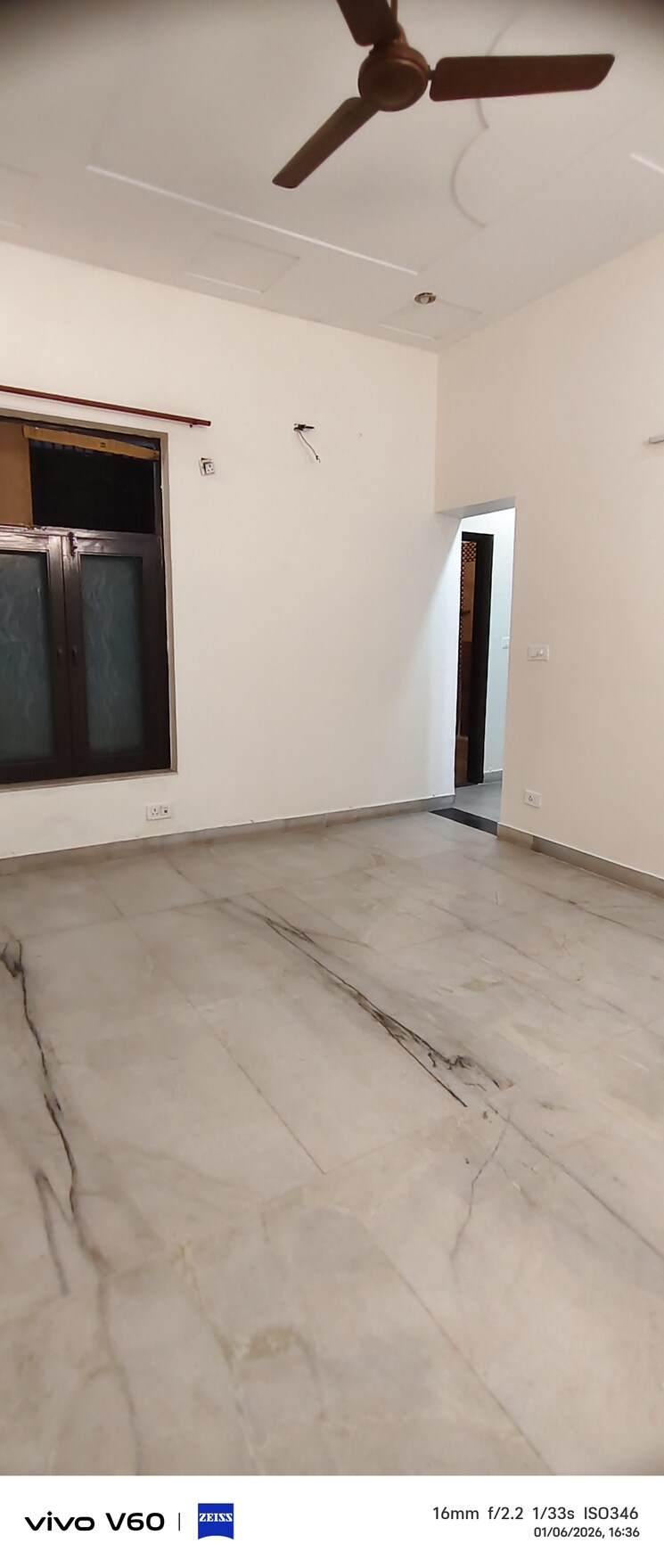 Room, rwa-apartments-sector-51 3 Bedroom 300 Sq.Mt. Independent House In Sector 51 Noida 9763537