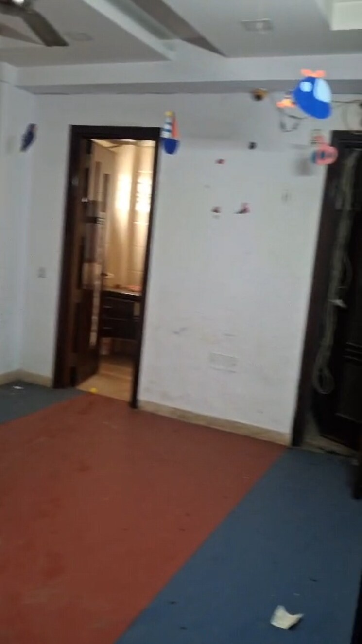 undefined, rohini sector 24 Commercial Office Space 2270 Sq.Ft. In Rohini Sector 24 Delhi 9763588