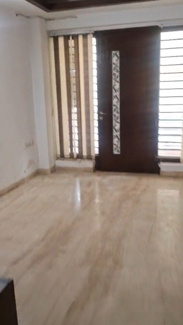 Floor Plan, rohini sector 24 Commercial Office Space 2270 Sq.Ft. In Rohini Sector 24 Delhi 9763588