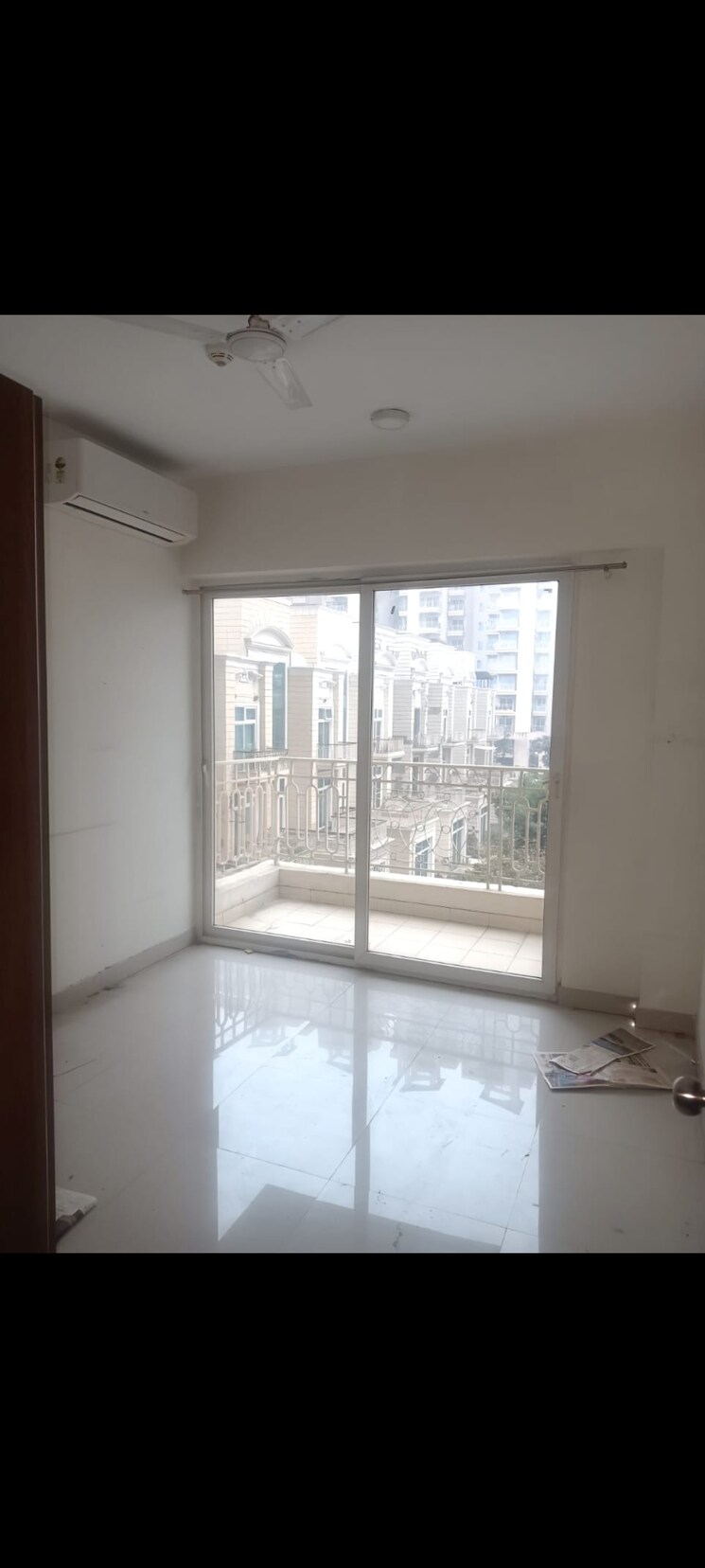 Room, mahagun-mirabella 2 Bedroom 847 Sq.Ft. Apartment In Sector 79 Noida 9763571