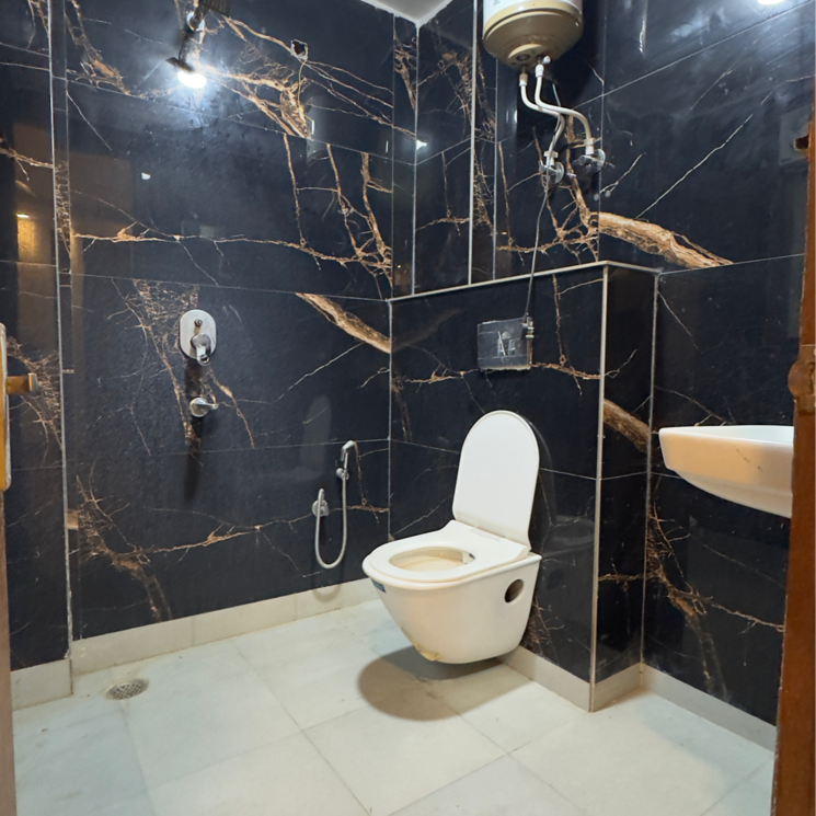 Gym, chattarpur 3 Bedroom 1250 Sq.Ft. Builder Floor In Chattarpur Delhi 9763601