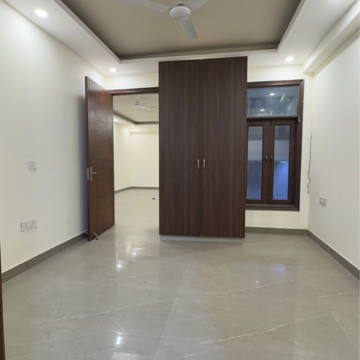 Room in 3 BHK Builder Floor at Chattarpur – for Rent