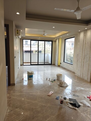 Room in 4 BHK Builder Floor at Sheikh Sarai – for Rent