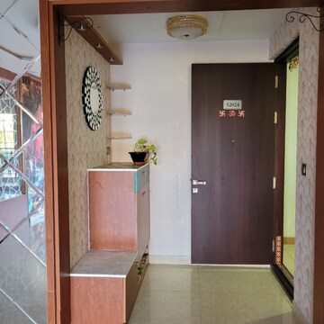 Room in 4 BHK Apartment at Prestige Falcon City, Konanakunte – for Rent