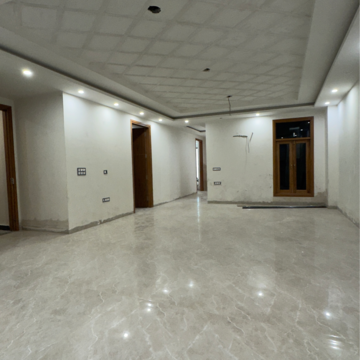 Room in 4 BHK Apartment at Chattarpur – for Rent