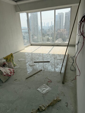 Room in 3 BHK Apartment at Mahim – for Rent