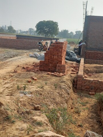  Plot For Sale in Nacholi