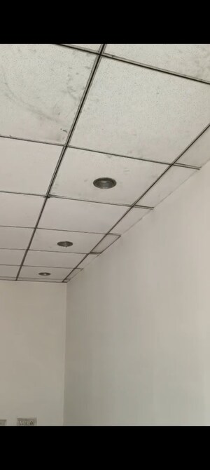  Office Space – Nearby View at Vardhman Star Shop Mall, Sector 19 - for Rent