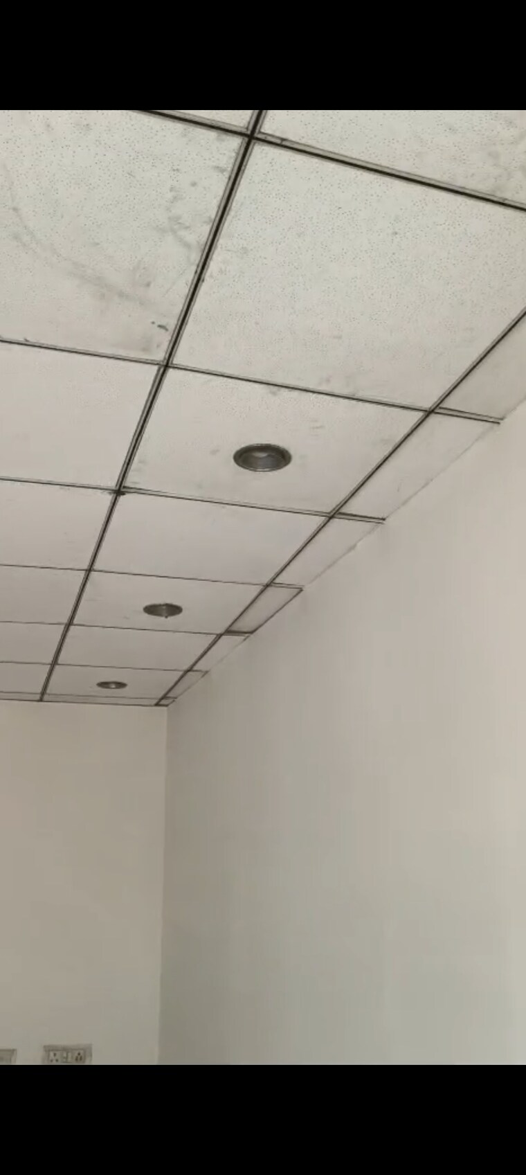 Nearby, vardhman-star-shop-mall Commercial Office Space 277 Sq.Ft. In Sector 19 Faridabad 9764299