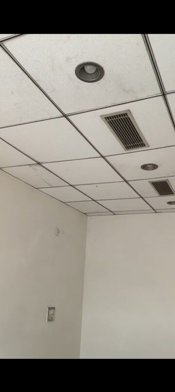 Furnished Amenities in  Office Space at Vardhman Star Shop Mall, Sector 19 – for Rent