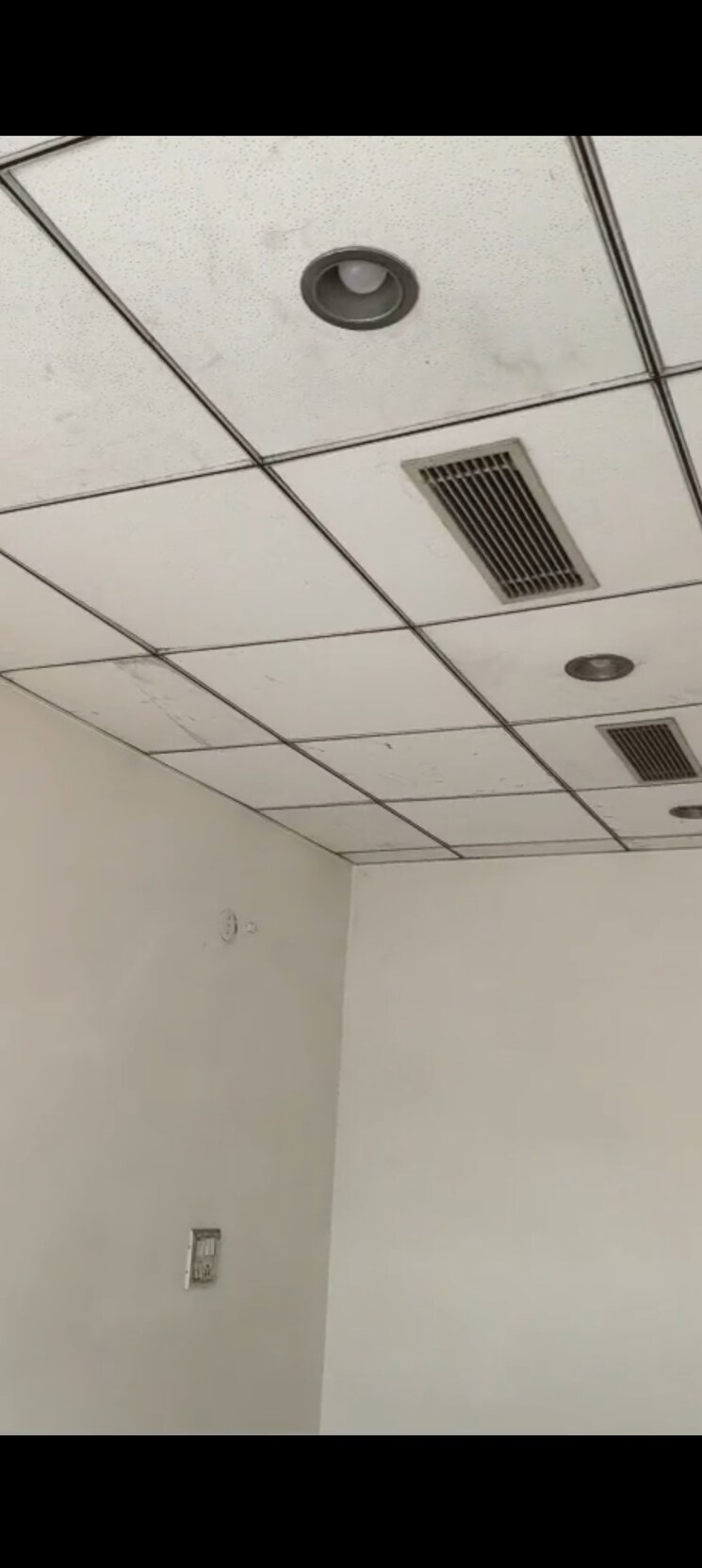 undefined, vardhman-star-shop-mall Commercial Office Space 277 Sq.Ft. In Sector 19 Faridabad 9764299