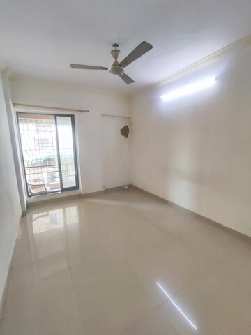 Room in 2 BHK Apartment at Suman Heritage, Nerul – for Rent