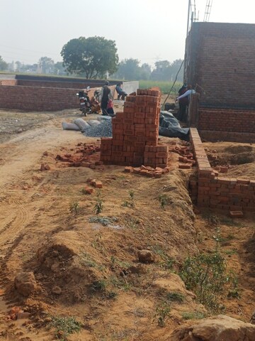  Plot For Sale in Nacholi