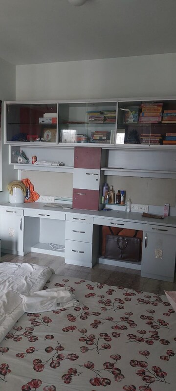 Room in 4 BHK Apartment at Hiranandani Estate Evelina, Ghodbunder Road – for Rent