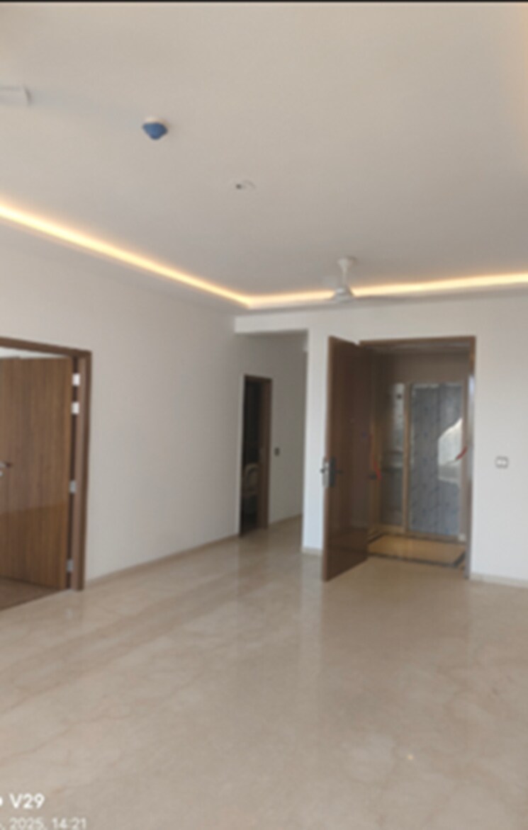 Room, dlf-park-place 4 Bedroom 2704 Sq.Ft. Apartment In Sector 54 Gurgaon 9764270