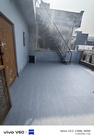 Room in 2 BHK Independent House at RWA Apartments Sector 41, Sector 41 – for Rent