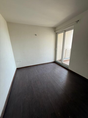 Room in 2 BHK Apartment at BPTP Discovery Park, Sector 80 – for Rent