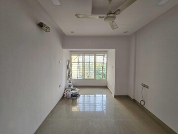 Room in 2 BHK Apartment at Parijat CHS Andheri West, Yari Road – for Rent