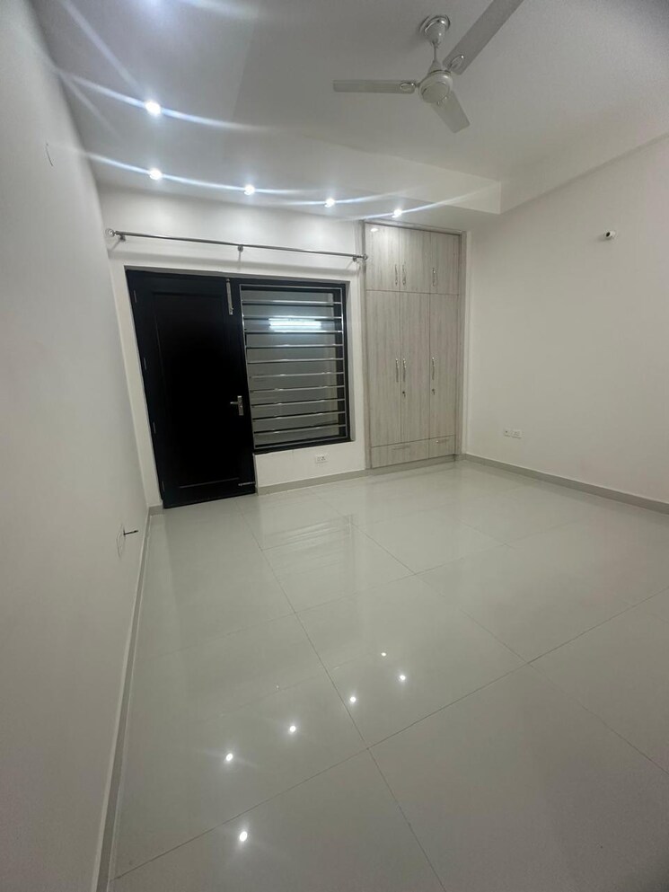 Room, unitech-nirvana-country-plots 2 Bedroom 1150 Sq.Ft. Builder Floor In Sector 50 Gurgaon 9764610