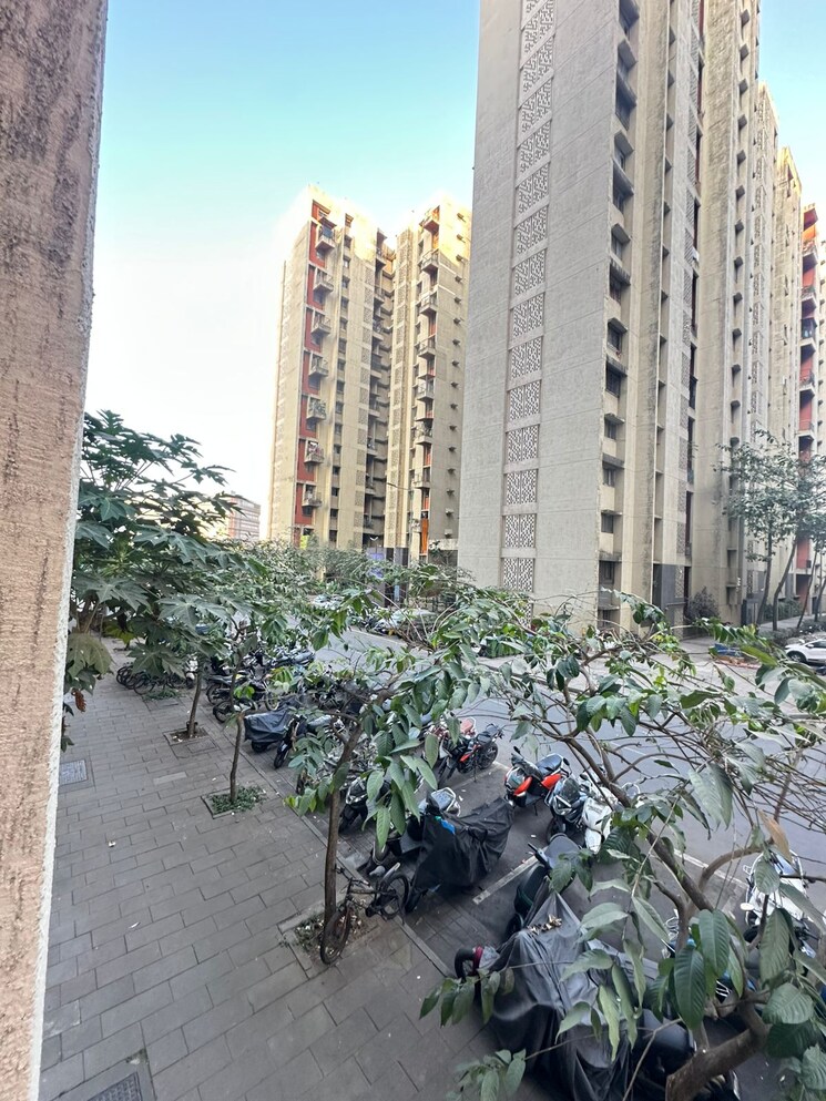 Exterior View, lodha-palava-city-lakeshore-greens 1.5 Bedroom 630 Sq.Ft. Apartment In Dombivli East Thane 9764682