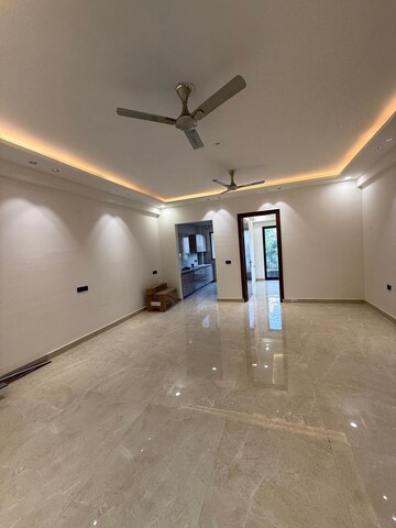 Room in 4 BHK Builder Floor at Eros Rosewood City, Sector 49 – for Rent