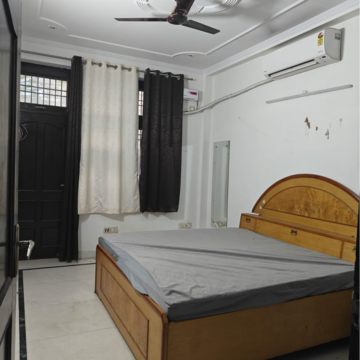 Bedroom in 1 BHK Builder Floor at RWA Residential Society Sector 46, Jharsa – for Rent