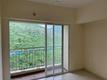 Room in 2 BHK Apartment at Bharat Ecovistas, Shilphata – for Rent